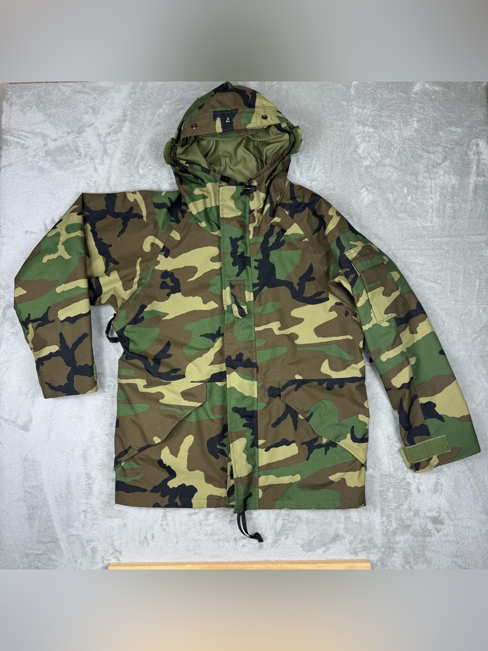 U.S. Military ECWCS Gore-Tex Woodland Camouflage Parka – Medium Regular
